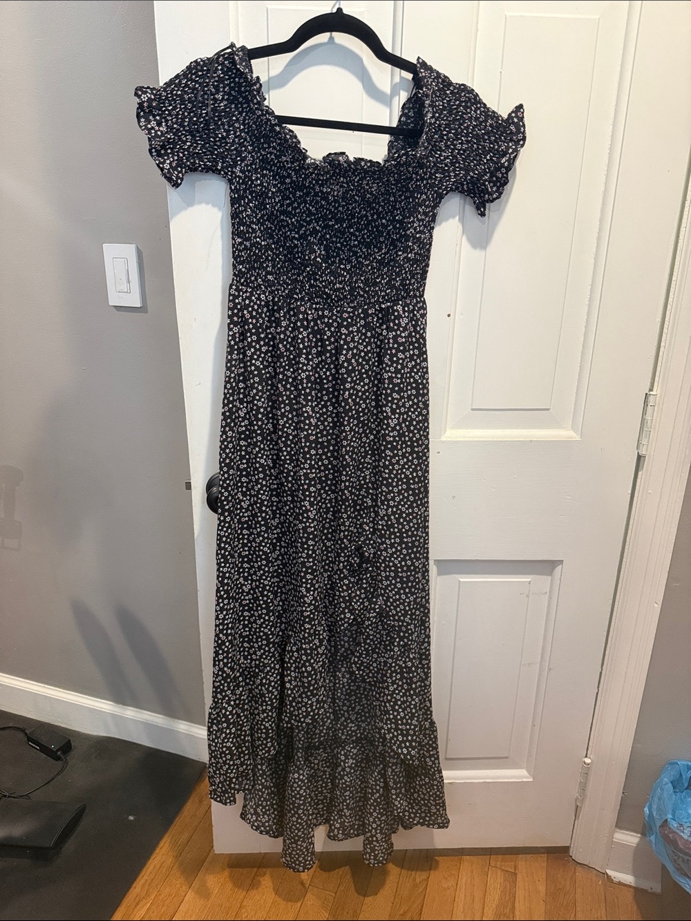 Francesca's Collections Black Maxi Dress with White Floral Print